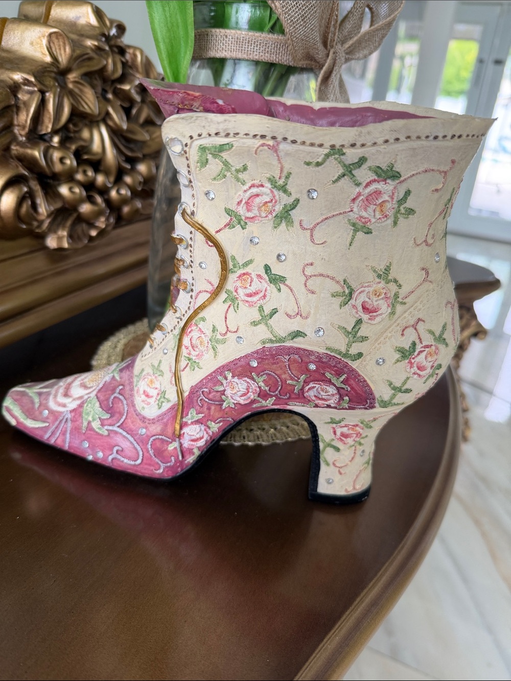 Floral Embroidered Victorian-Style Lace-Up FLOWER VASE. Super cute . - Picture 5 of 7